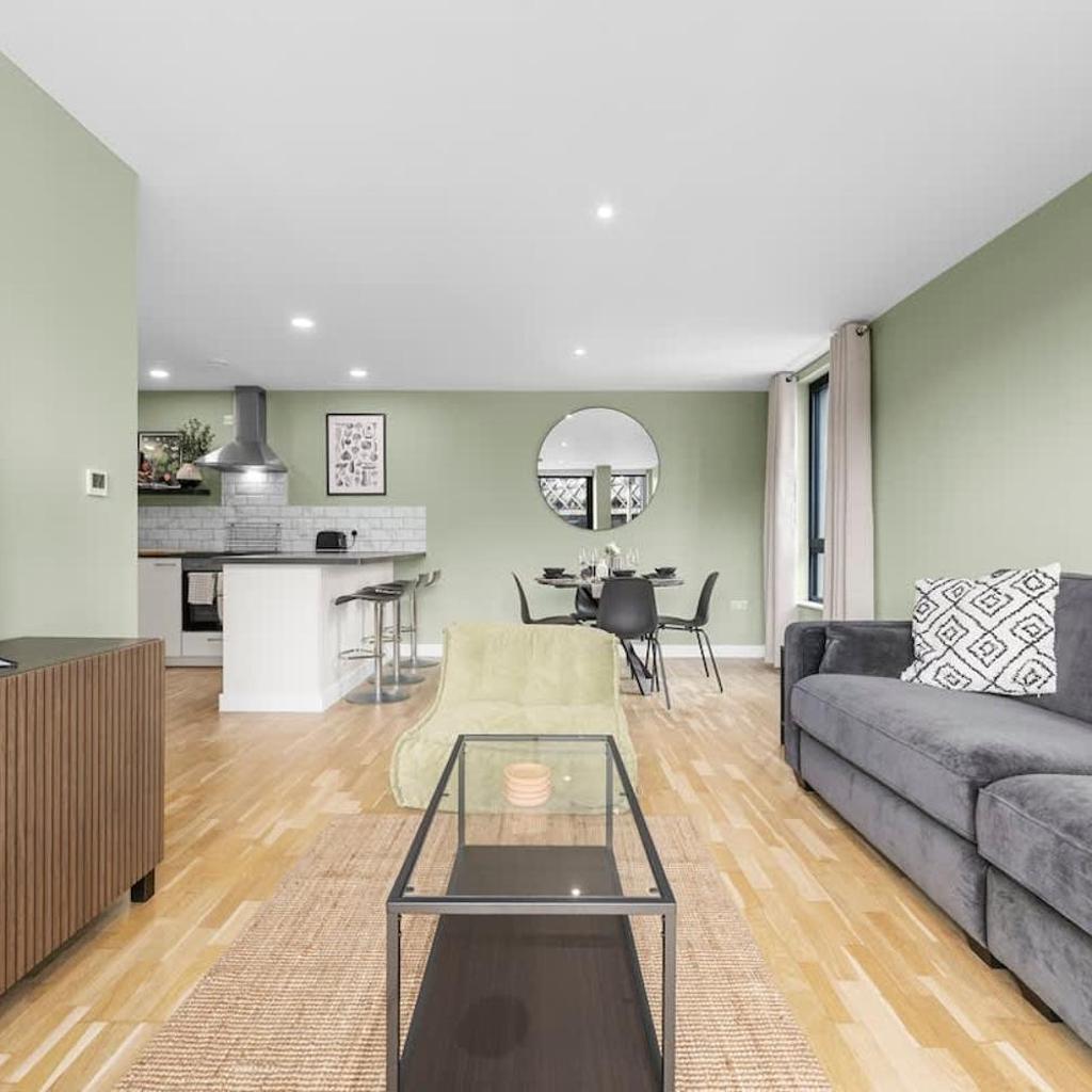 Photograph of Deansgate Flat With Free Parking By City SuperHost