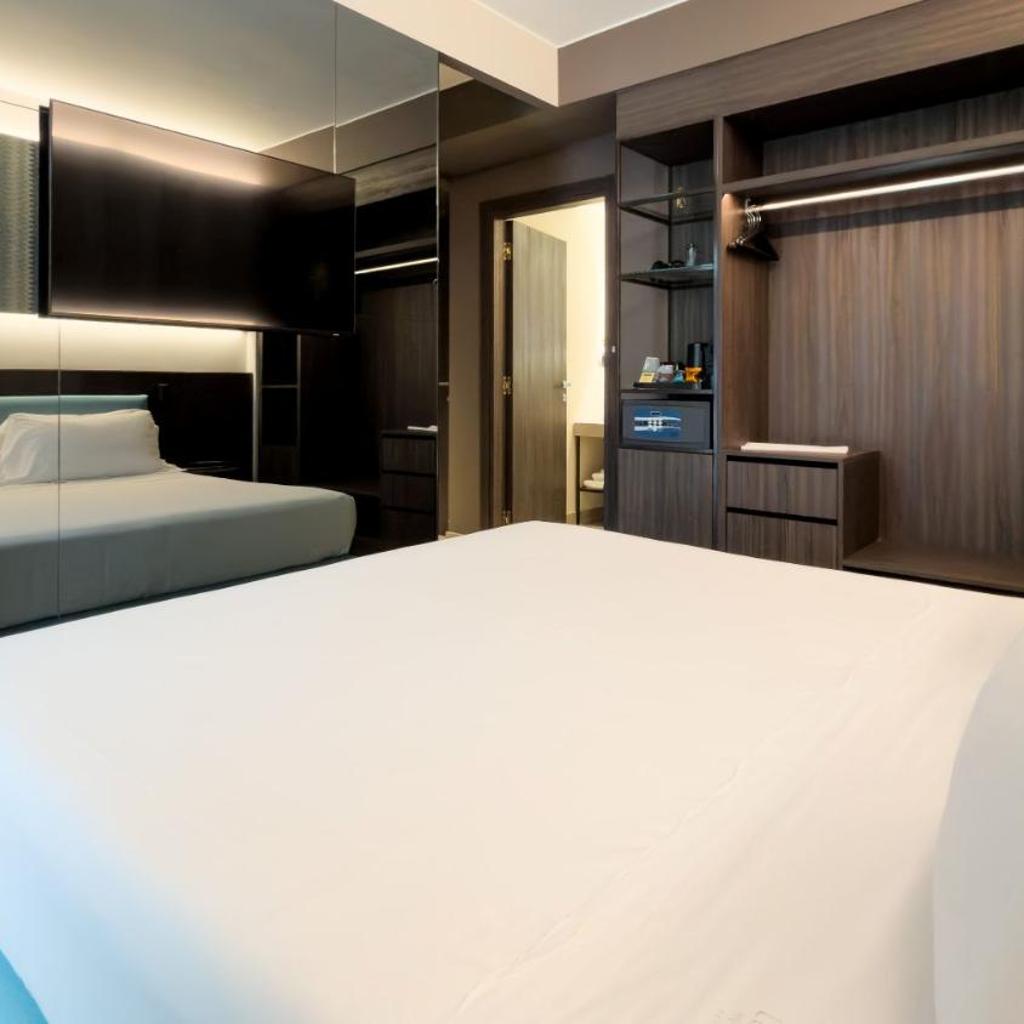 Lumia Hotel — 