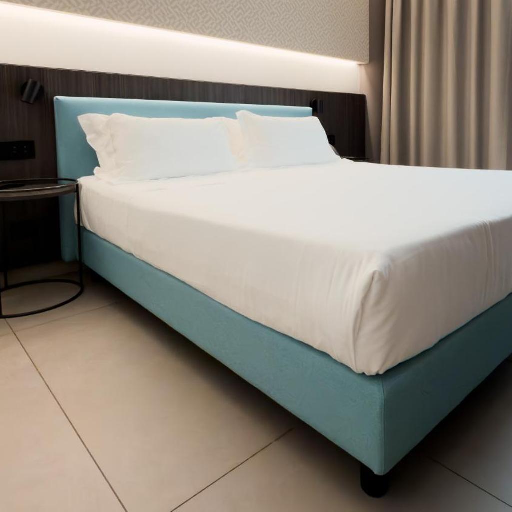 Lumia Hotel — 