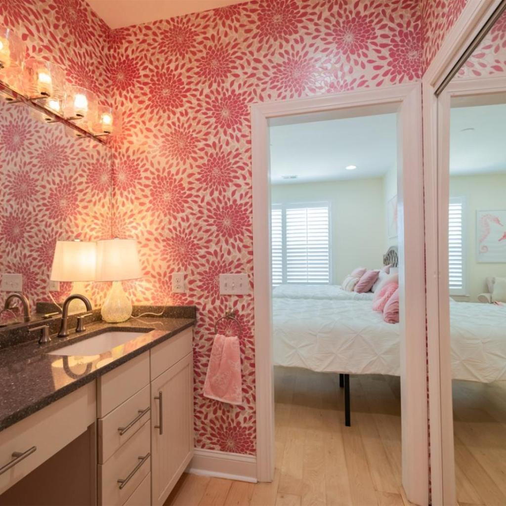 Photograph of Cg Contemporary Cabana