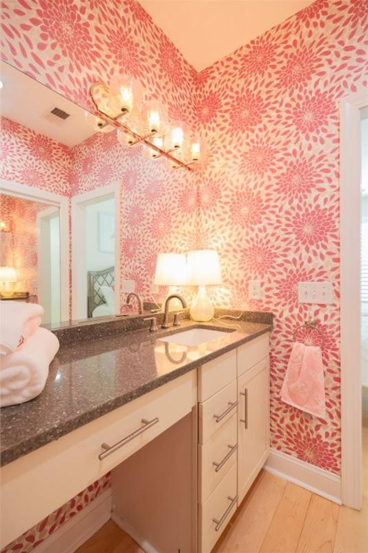 Photograph of Cg Contemporary Cabana