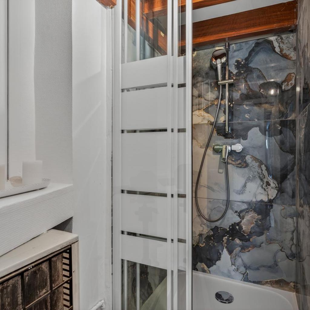 Photograph of Paris, aux portes du Marais, Duplex de caractère climatisé, 2 chambres