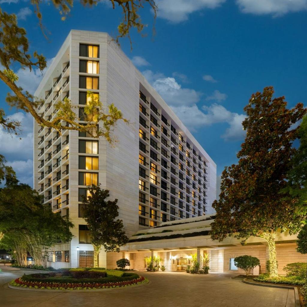 Photograph of Houston Grand Hotel - River Oaks