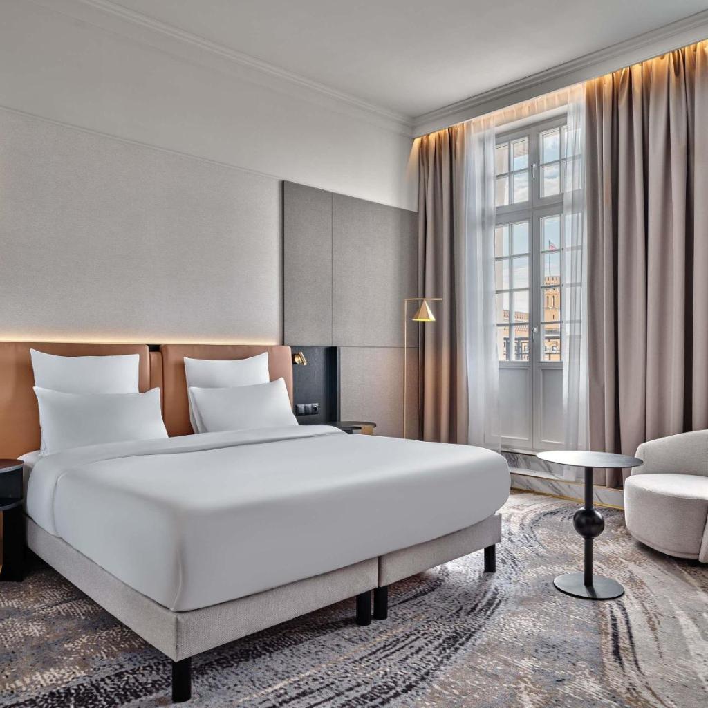 Mövenpick Grand Hotel Wroclaw — 