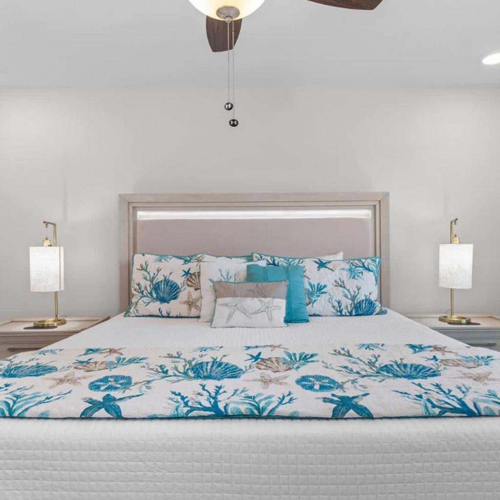 Photograph of Light on Lumen Beach Retreat