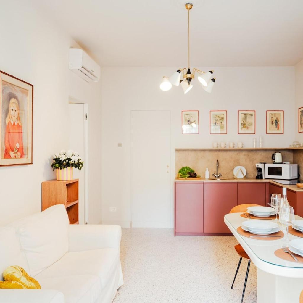 Photograph of Chicco - Modern Two-Bedroom in a Green Courtyard