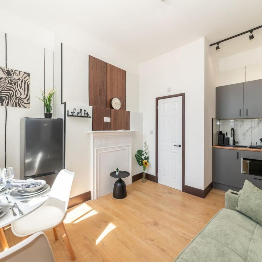 Photograph of Halcyon Kensington 1 Bedroom - Airconditioned - High Street