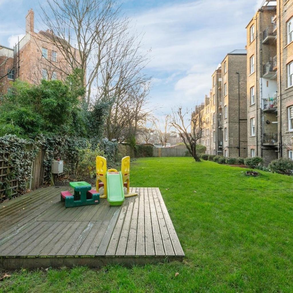 Photograph of Free Weekend Parking Garden 3 Bedroom Maida Vale Flat