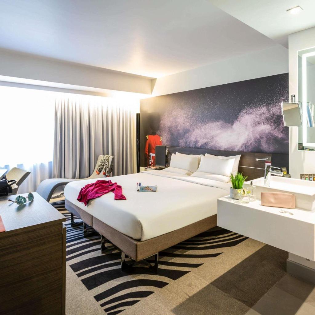Photograph of Novotel London Tower Bridge