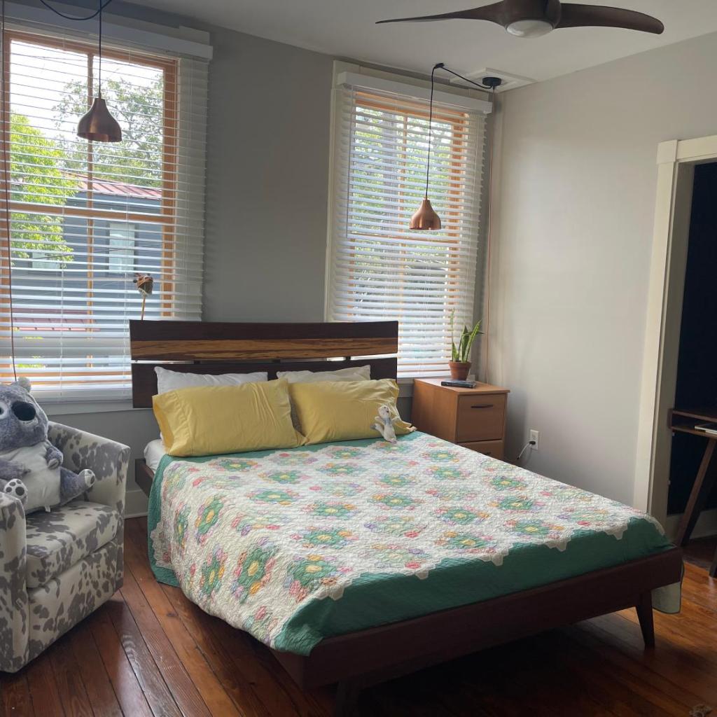 Photograph of Perfect gorgeous 3 bed 4 bath home downtown