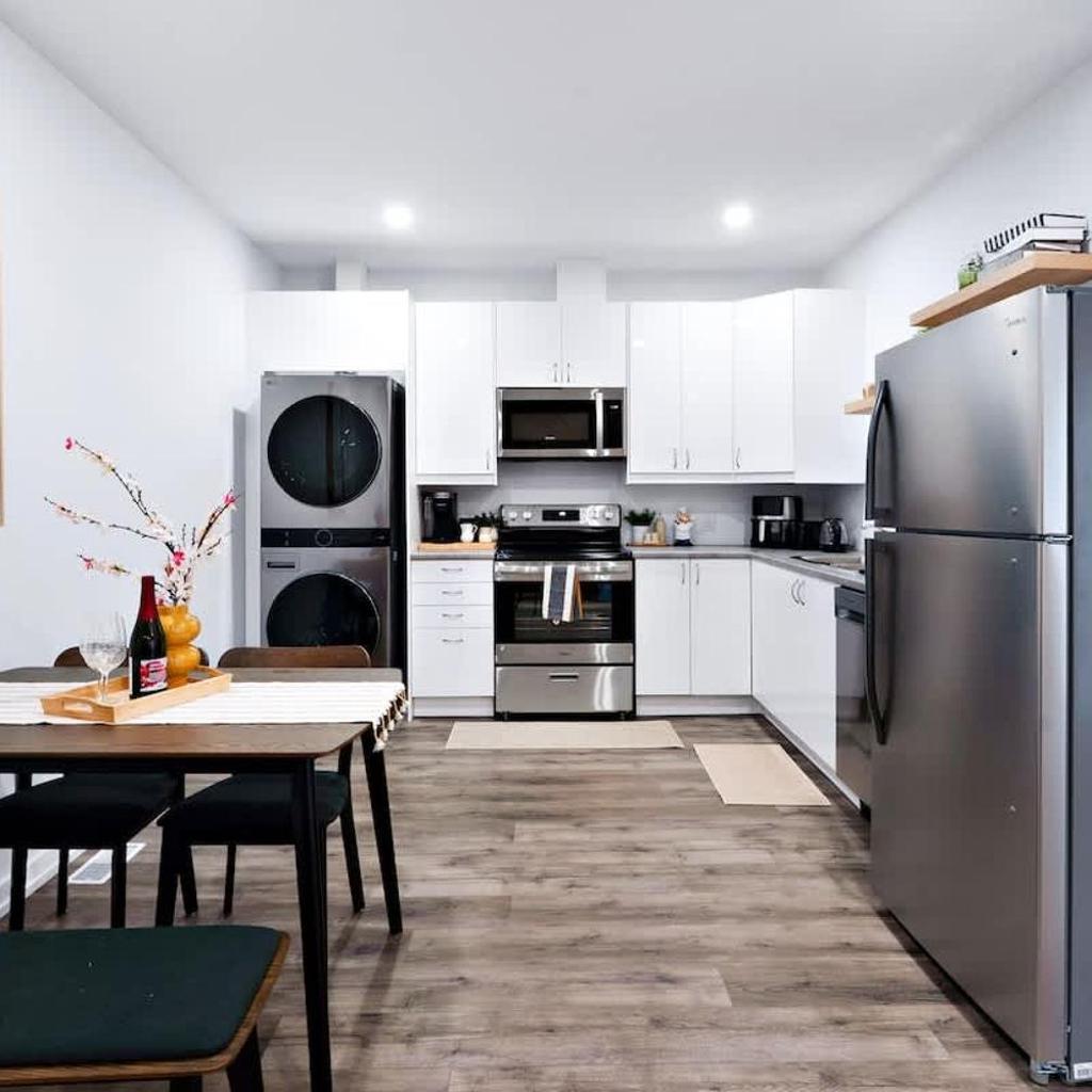 Photograph of New 2-Bedroom Suite Walk to the Falls Parking & Sleeps 4
