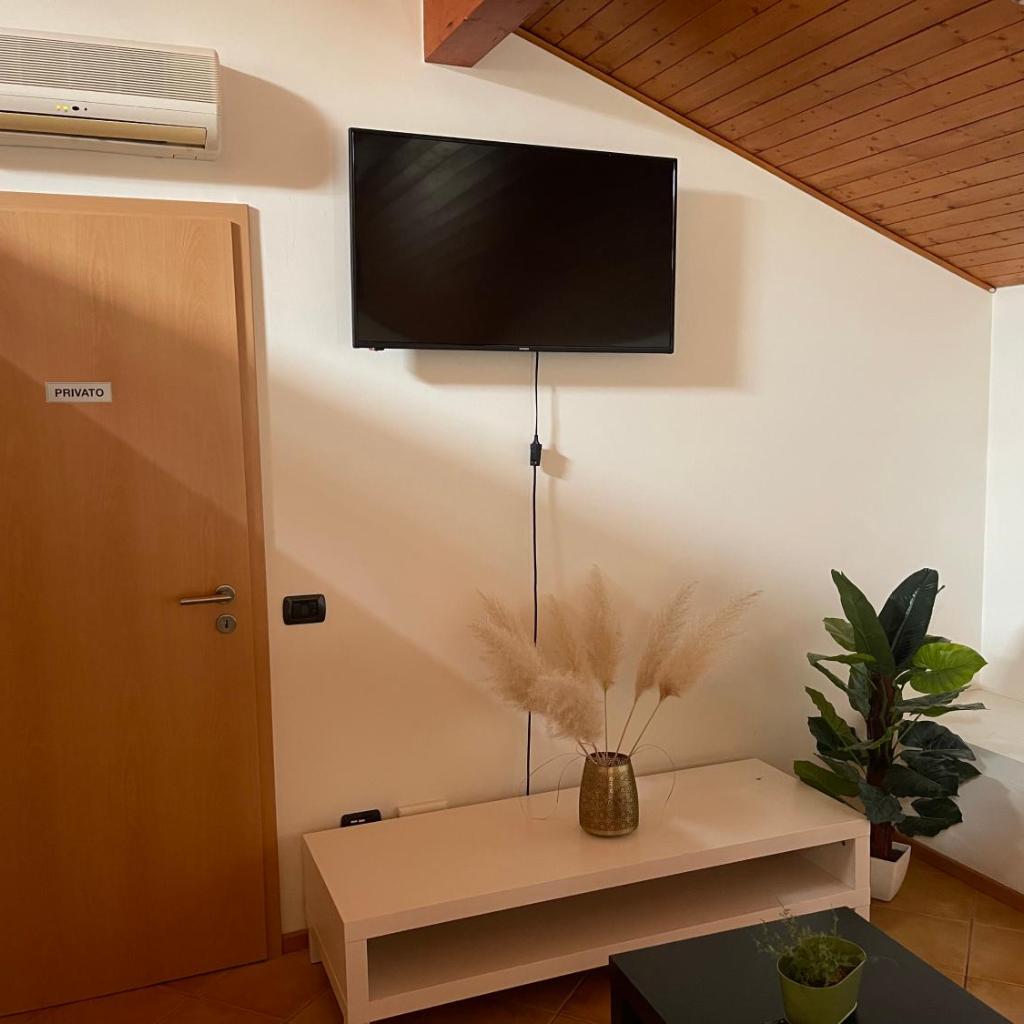 Image 3 - Chiasso Swiss Apartment by RentuGoo Travel