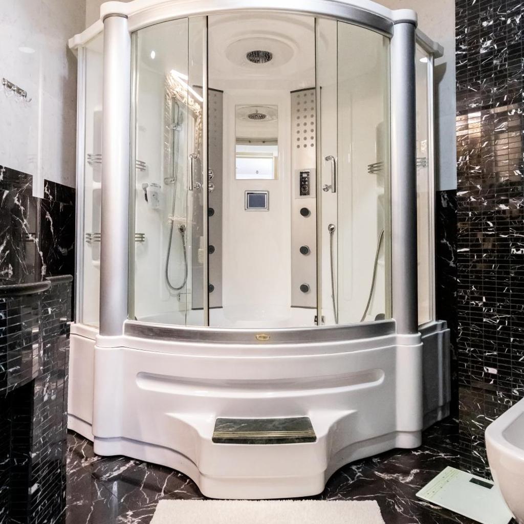 Boutique Spa Casino Hotel Lybid Plaza — 