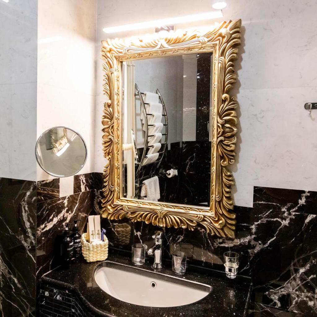Boutique Spa Casino Hotel Lybid Plaza — 