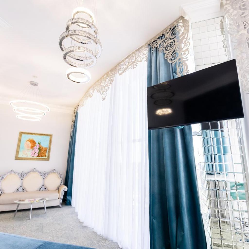 Boutique Spa Casino Hotel Lybid Plaza — 