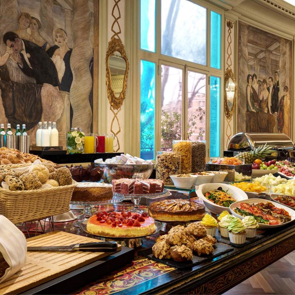 Photograph of Grand Hotel Palace Rome