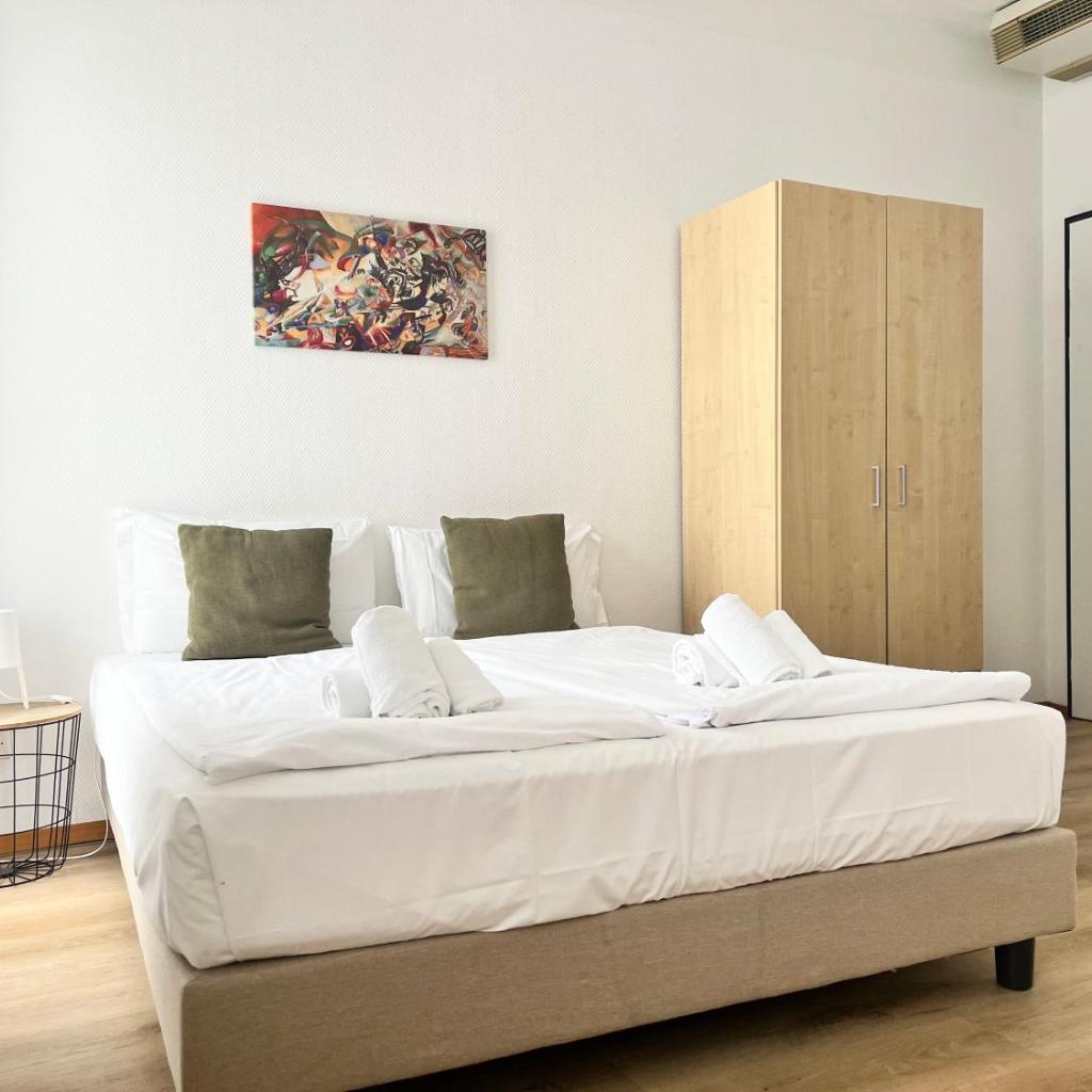Image 70 - GuestHouse Lugano Center by LR
