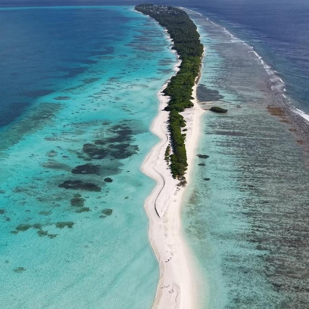 Lagoon Dhigurah, photo 2
