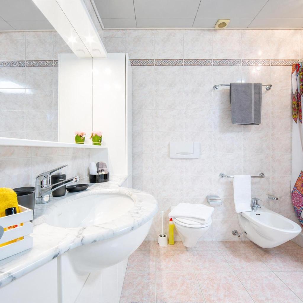 Image 7 - Chiara's Home - Happy Rentals