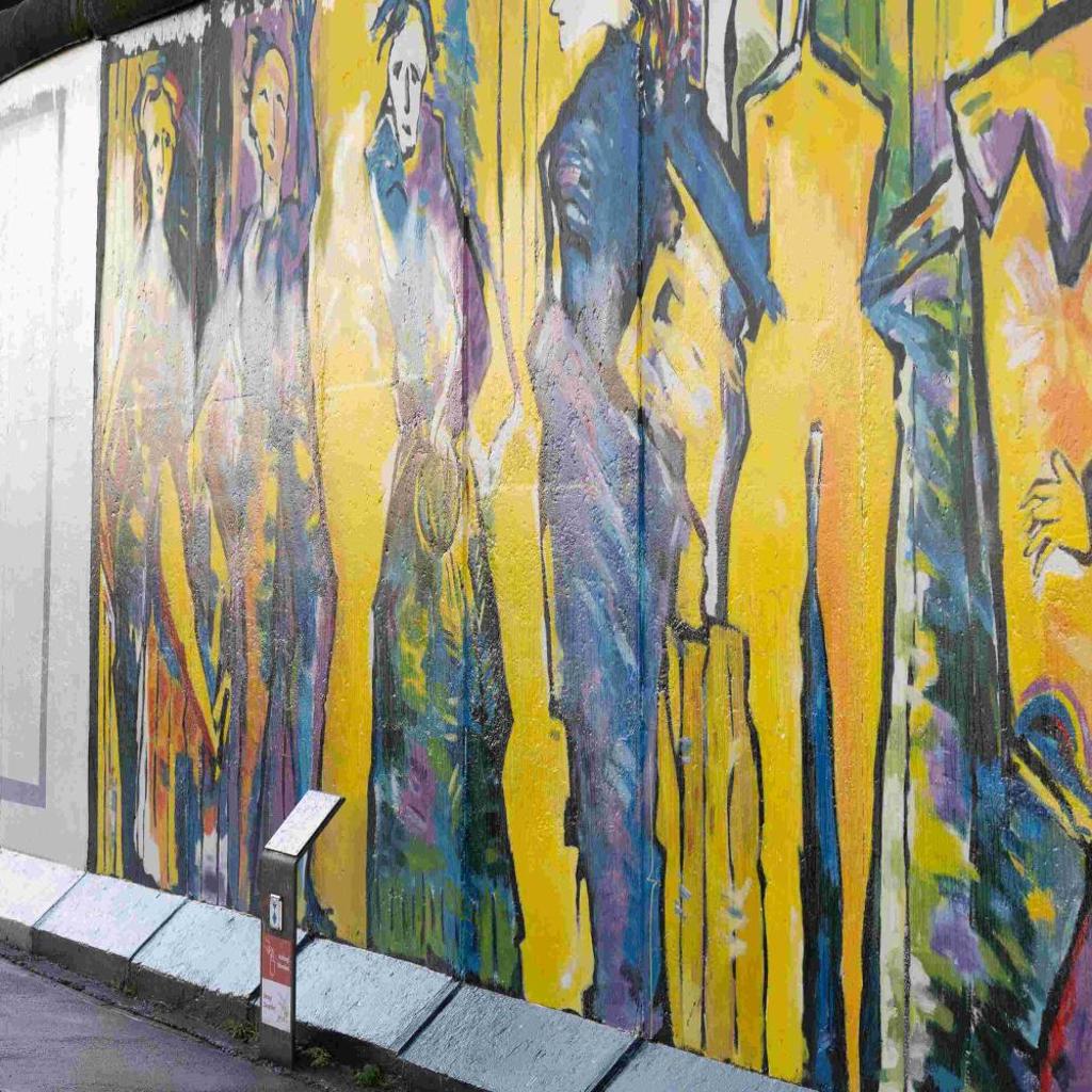 Photograph of Locke at East Side Gallery