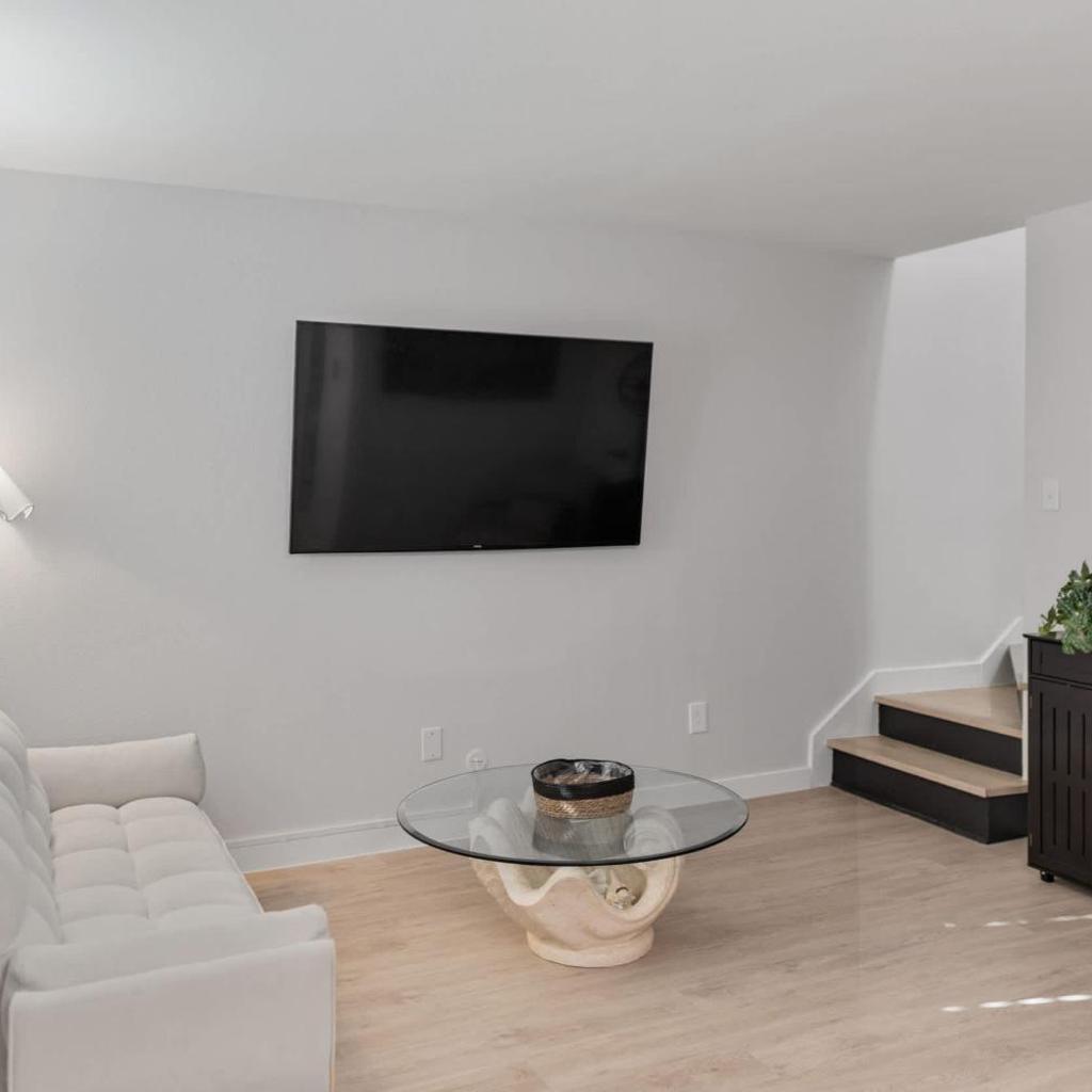 Photograph of Montrose Gem - 1 1 Townhome- Art & Nightlife Center