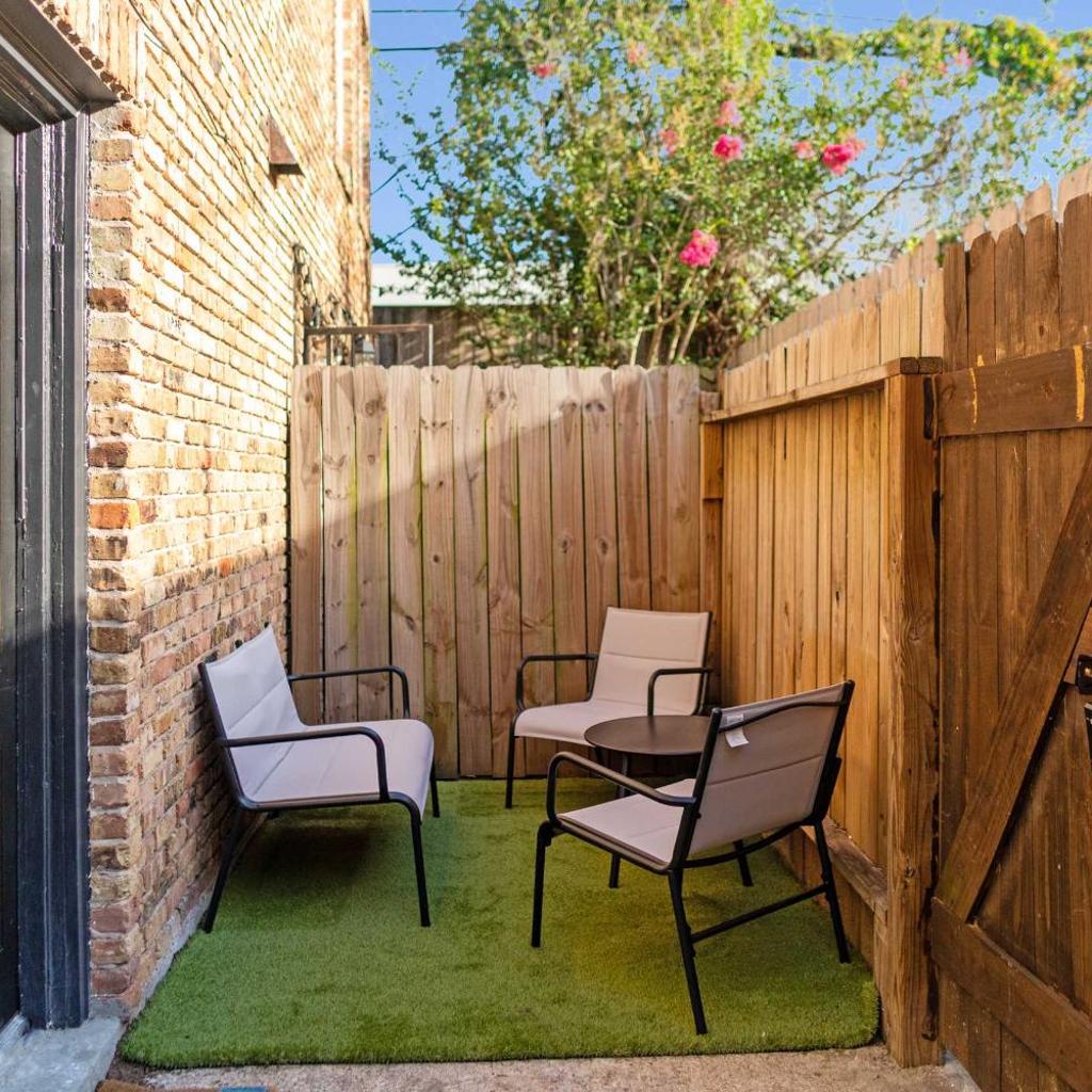 Photograph of Montrose Gem - 1 1 Townhome- Art & Nightlife Center