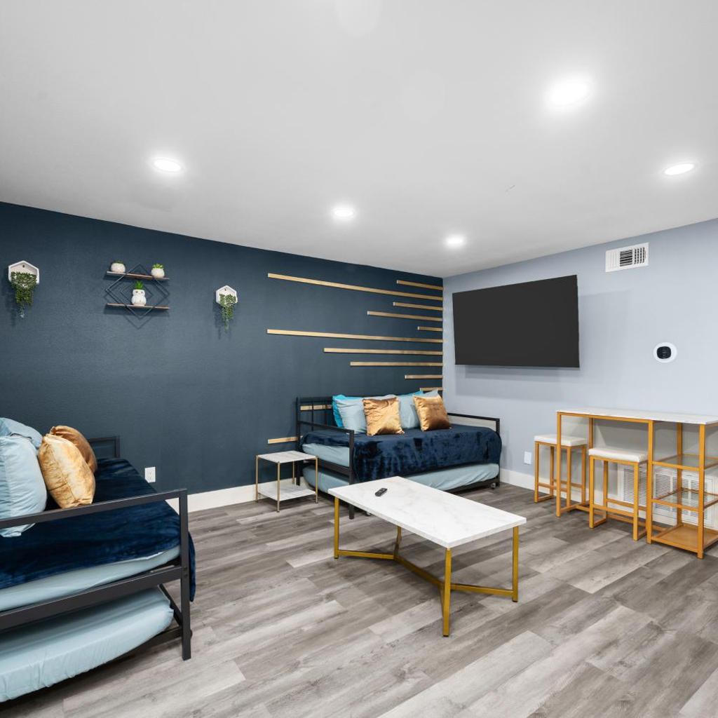 Photograph of Cute and Stylish 1BR Apt with Pool & Free Park