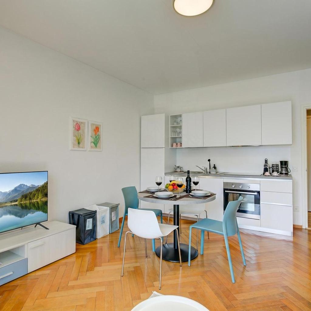 Image 22 - 76 The Lake House - Lugano