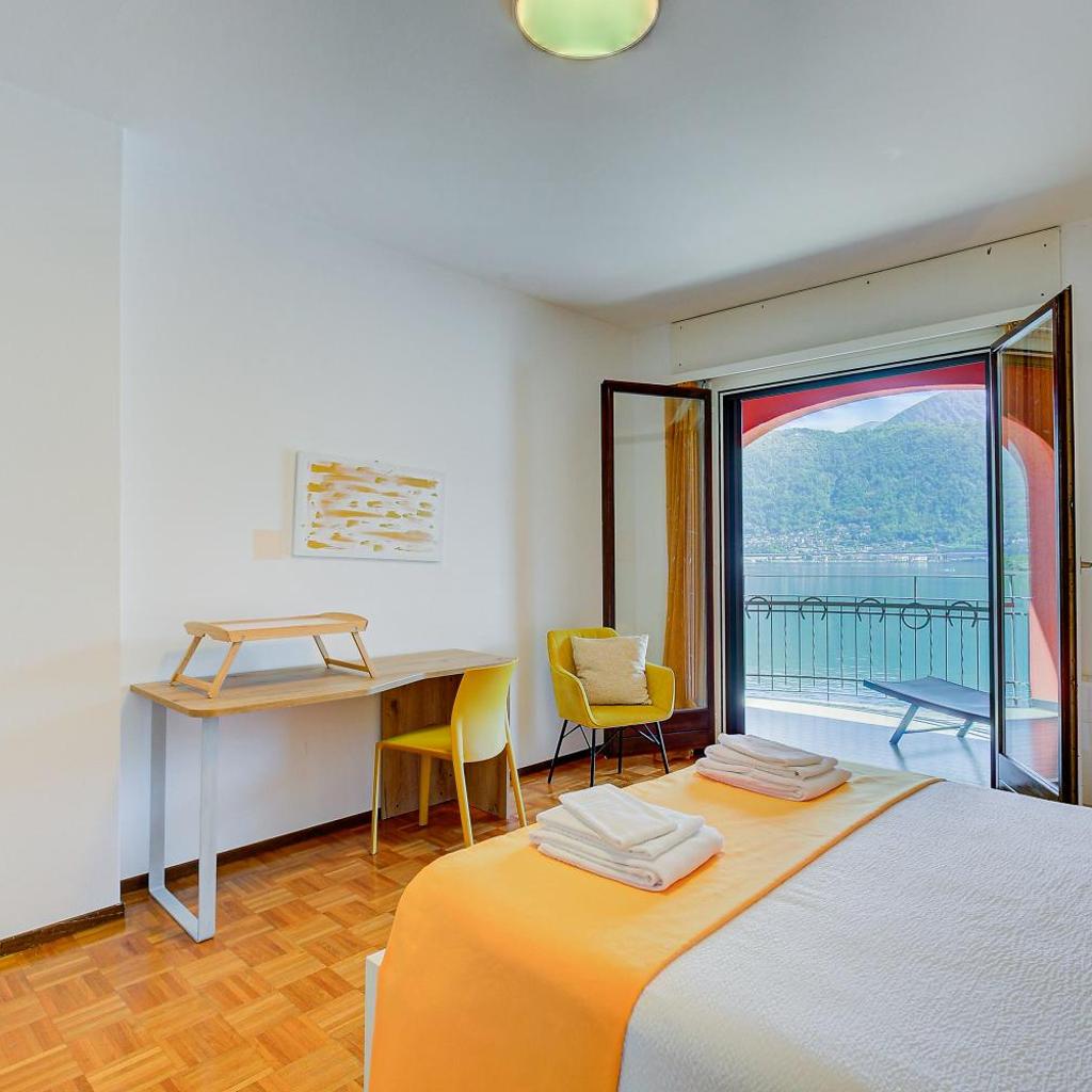 Image 150 - 76 The Lake House - Lugano