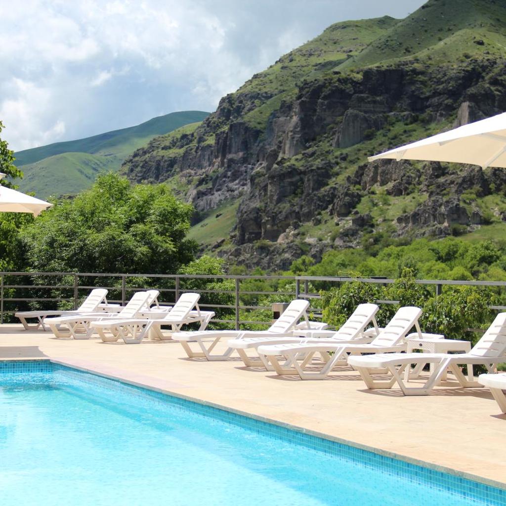 Vardzia Resort — 