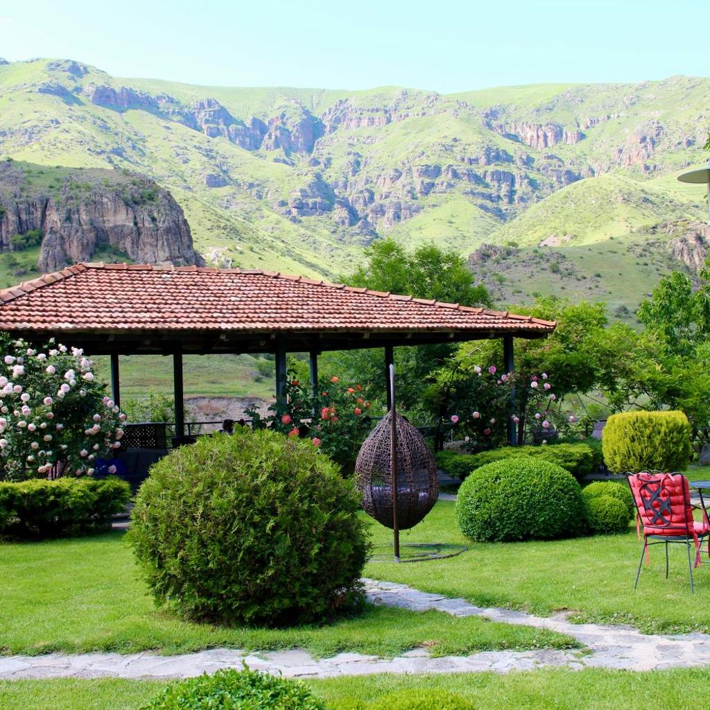 Vardzia Resort — 