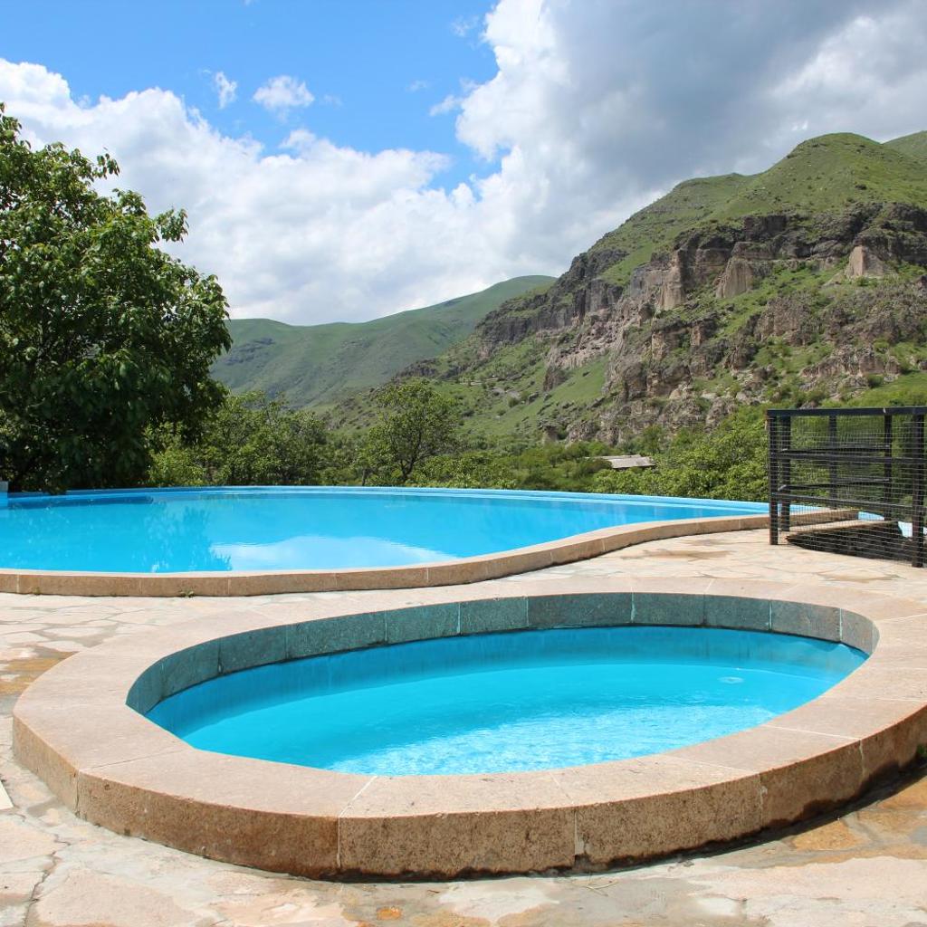 Vardzia Resort — 