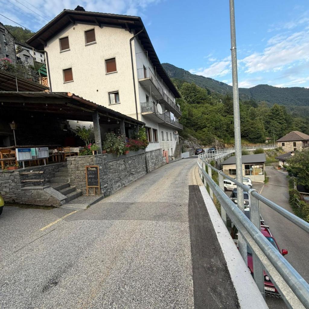 Image 7 - La Pergola