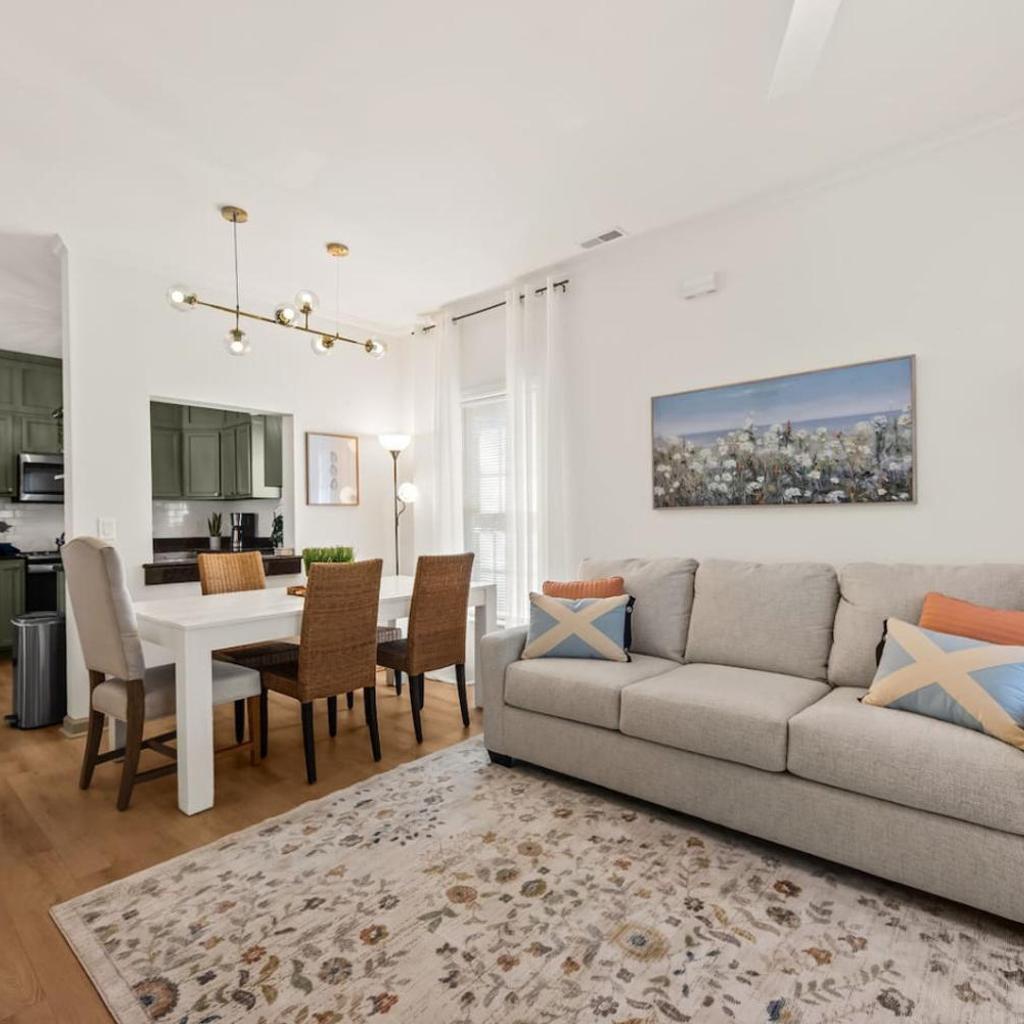 Photograph of Charleston 3BR Home · 3 Baths · Porches · Dogs OK