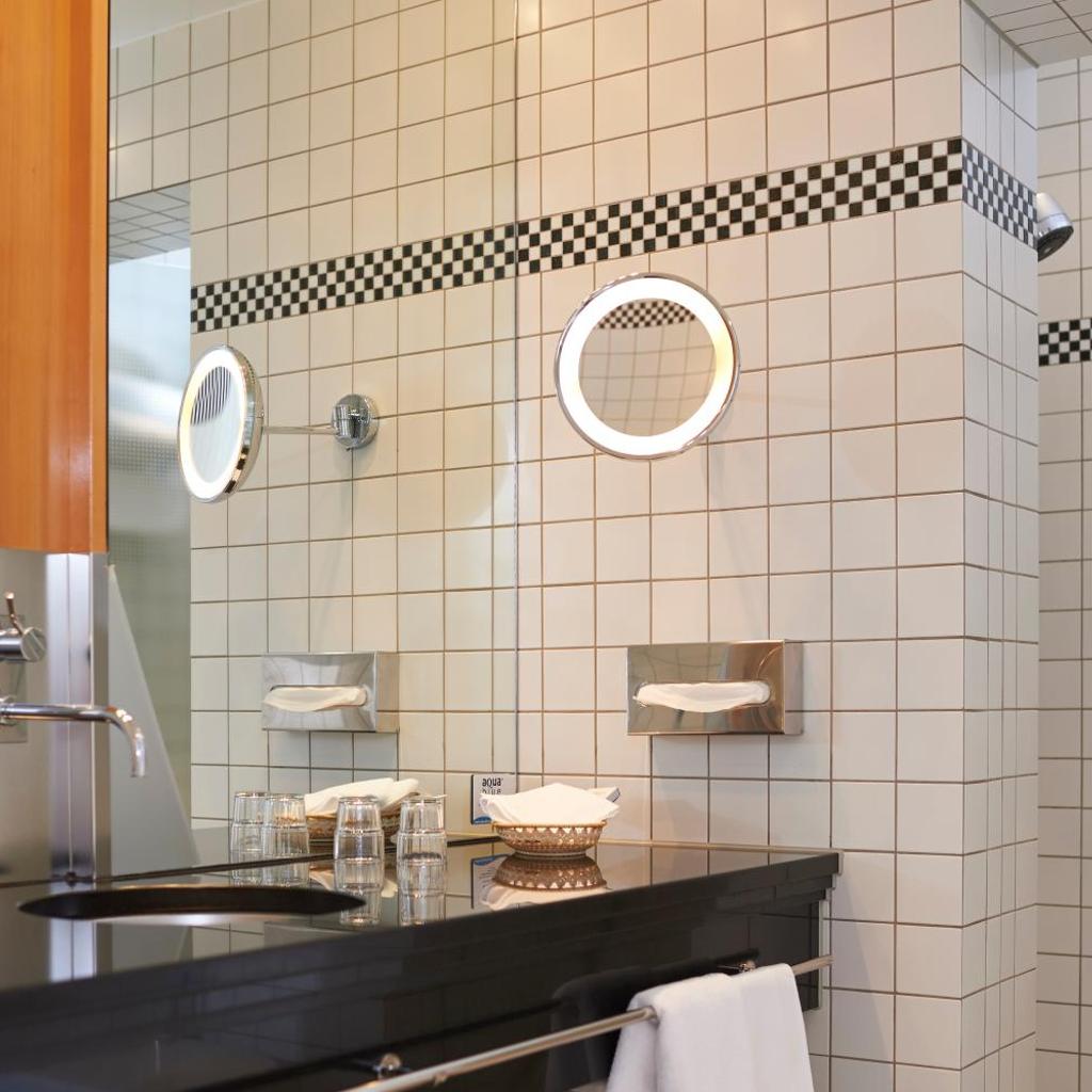 RomanticHOTEL Goldener Karpfen - das kleine, feine Grandhotel direkt in der Altstadt — 