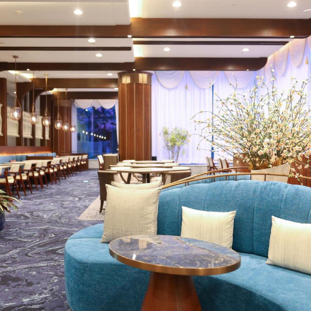 Hotel Springs Makuhari Premier — 