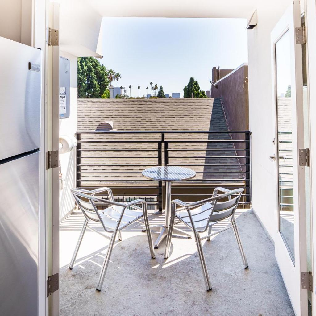 Photograph of Modern Designer Loft 1BR Balcony Free Parking Sleeps 4