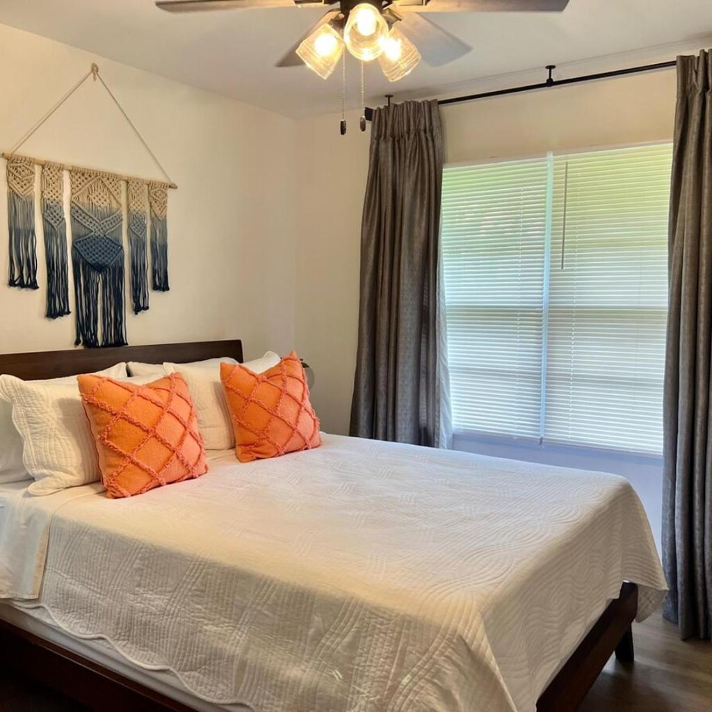 Photograph of Casa Lavista Decatur 3BR Home Fenced Yard Pet Friendly
