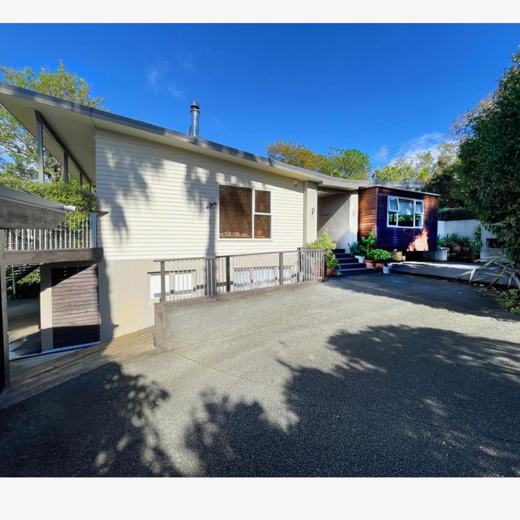 Photograph of Stunning Titirangi Bush & Sea View Sanctuary