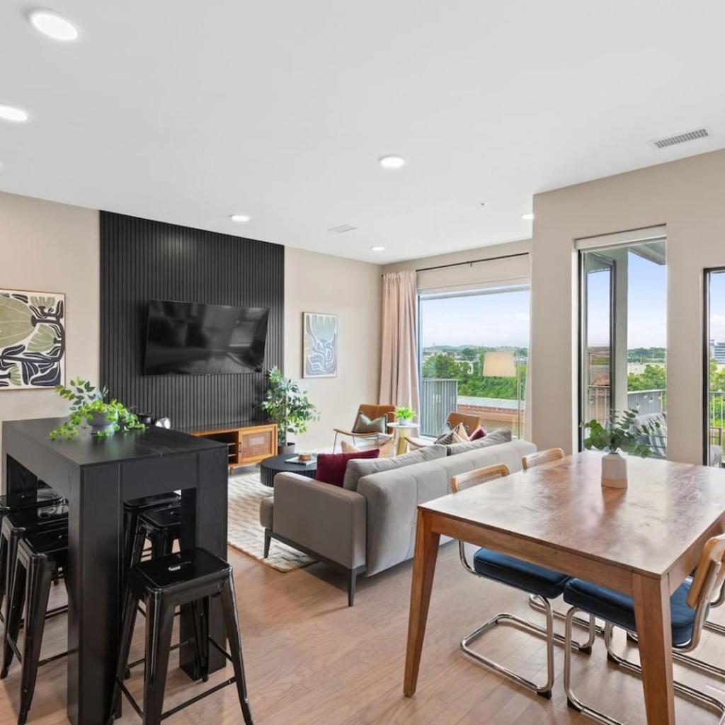 Photograph of River View Luxury Condo with Garage, Walk to Downtown