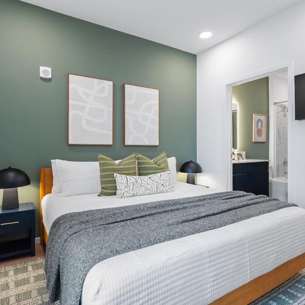Photograph of River View Luxury Condo with Garage, Walk to Downtown