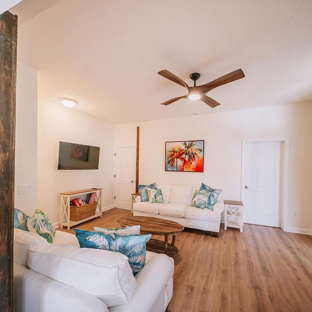 Photograph of NEW Entire 3BR House w Free Parking Walk Downtown