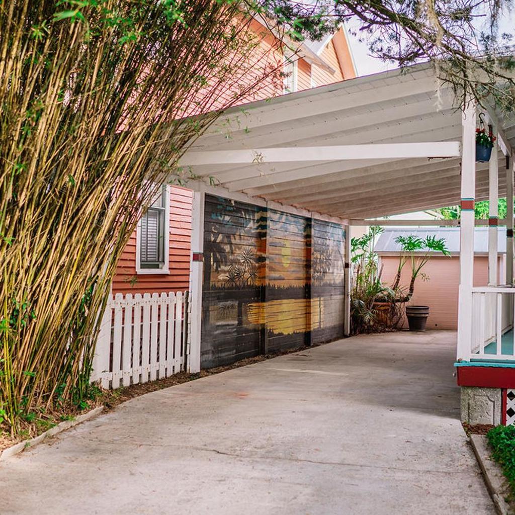 Photograph of NEW Entire 3BR House w Free Parking Walk Downtown