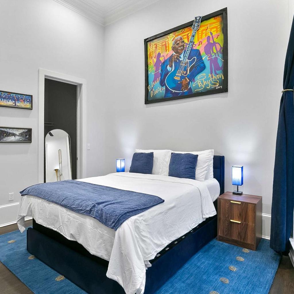 Photograph of Lux Blues Suite Walk to French Quarter