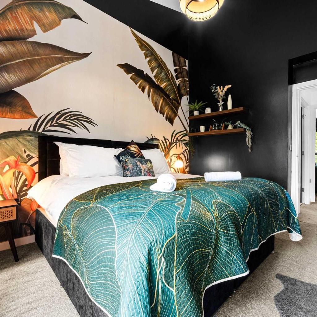 Photograph of Free Parking Luxury Safari House
