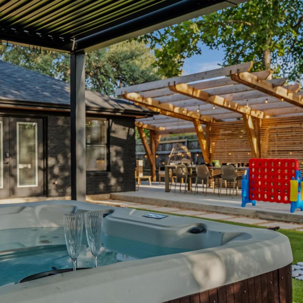 Photograph of Onyx & Oak - Hot Tub & Backyard Oasis East Austin