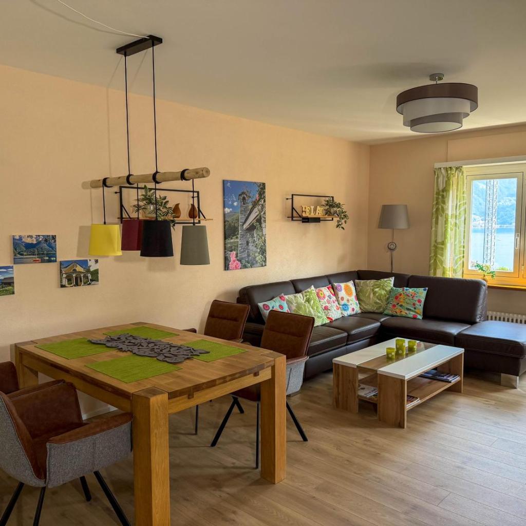 Image 1 - Moderne Ferienwohnung mit Seeblick, Pool & Balkon