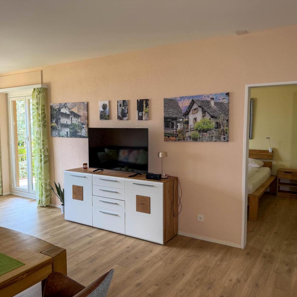 Image 6 - Moderne Ferienwohnung mit Seeblick, Pool & Balkon