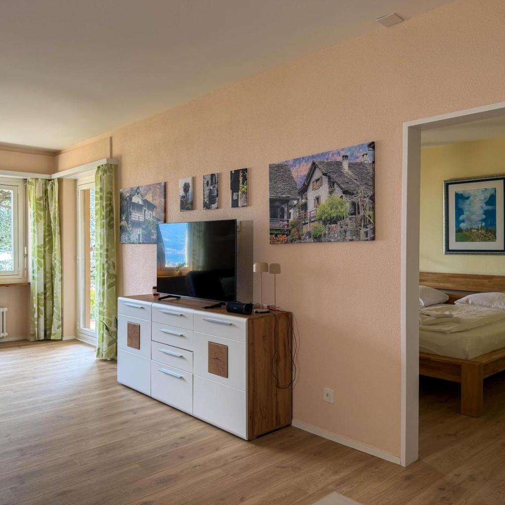 Image 8 - Moderne Ferienwohnung mit Seeblick, Pool & Balkon