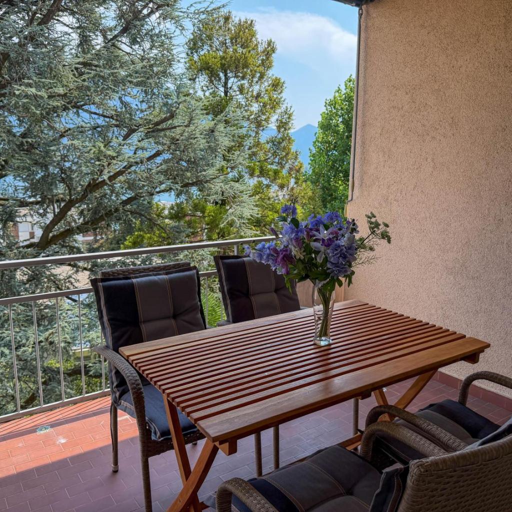 Image 12 - Moderne Ferienwohnung mit Seeblick, Pool & Balkon